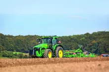 Ile kosztuje nowy John Deere 8R 410? Czy jest wart swej ceny? test ciągnika rolniczego  John Deere 8R 410?