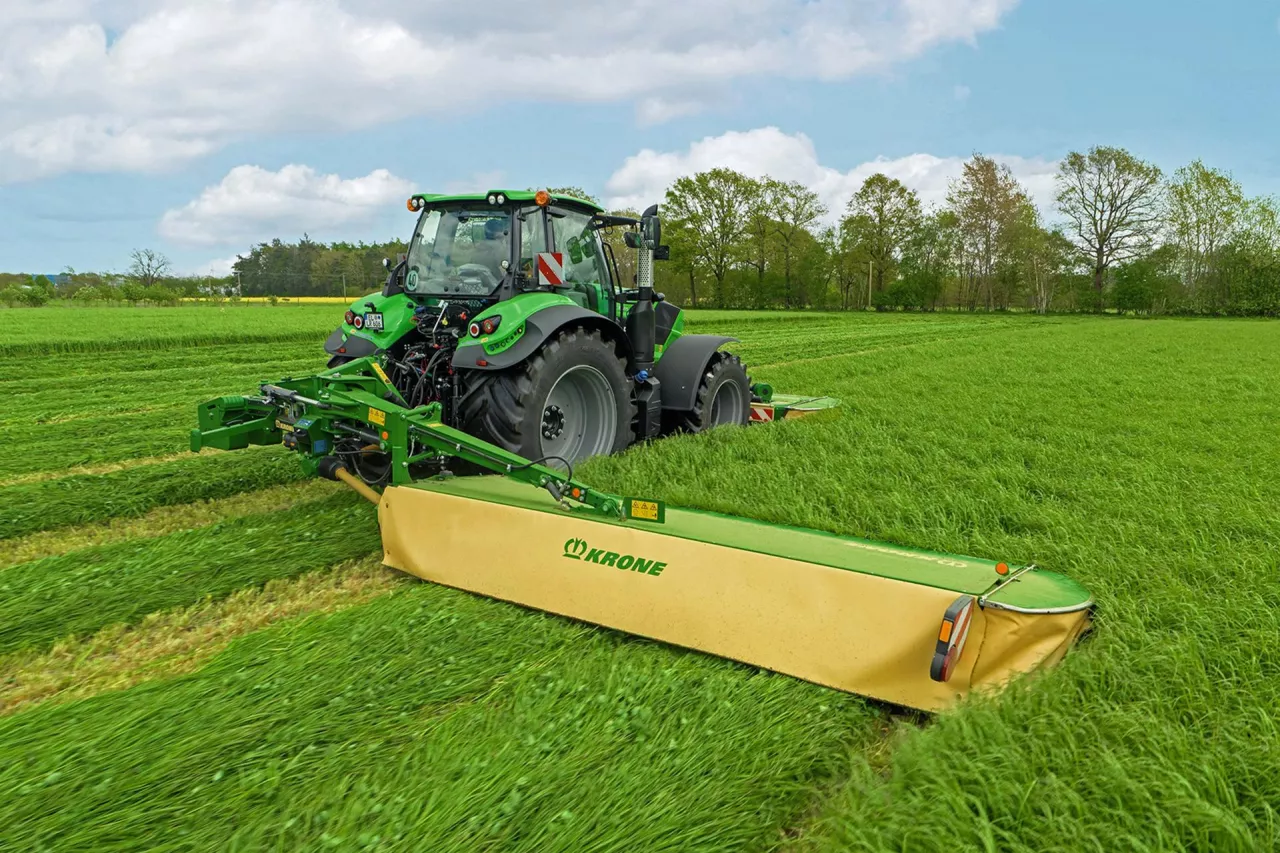 Nowa kosiarka Krone EasyCut R 450