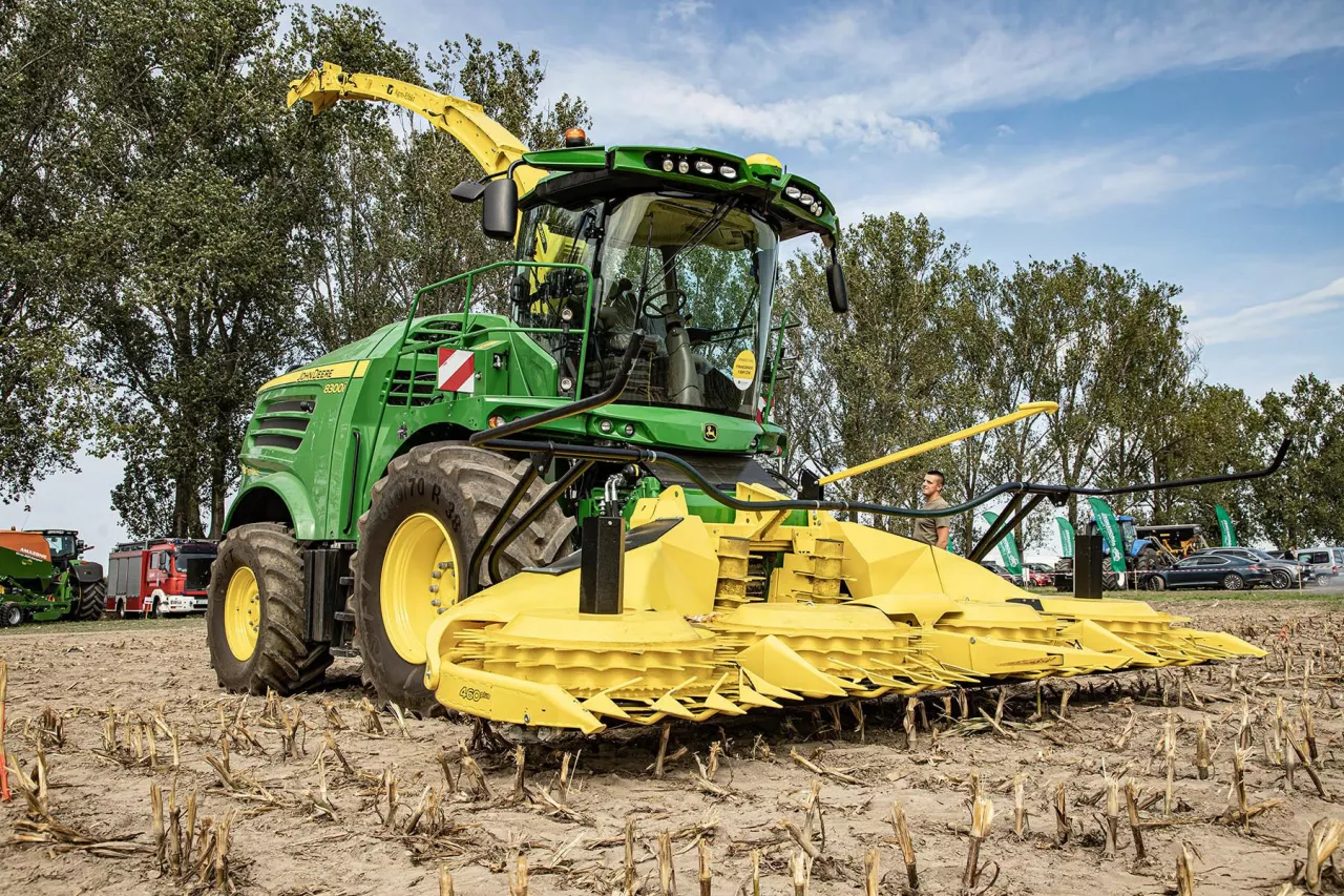 Sieczkarnia John Deere na dniach kukurydzy