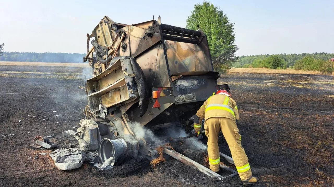 Prasa spłonęła doszczętnie.