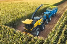 New Holland świętuje 60-lecie opracowania pierwszej samobieżnej sieczkarni polowej