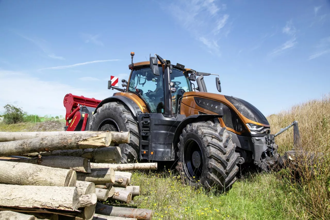 Valtra nareszcie pokazał wnętrze ciągnika serii S