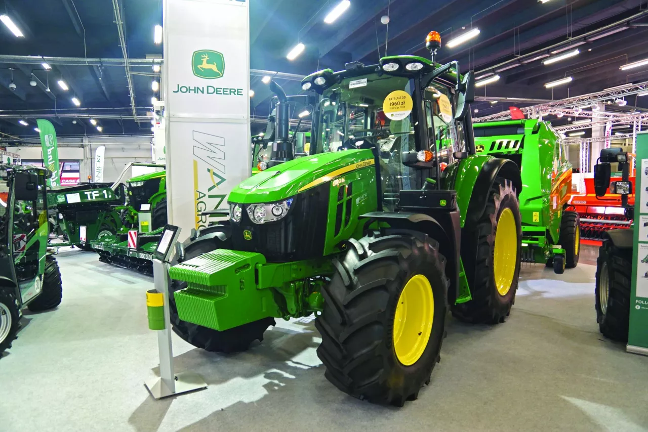 Liderem rynku jest John Deere, który jako jedyny wprowadził na rynek powyżej 1000 traktorów.