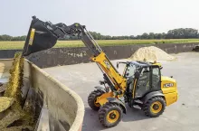 Nowa ładowarka TM 280 marki JCB ma łączyć kompaktowe wymiary z wysoką wydajnością.