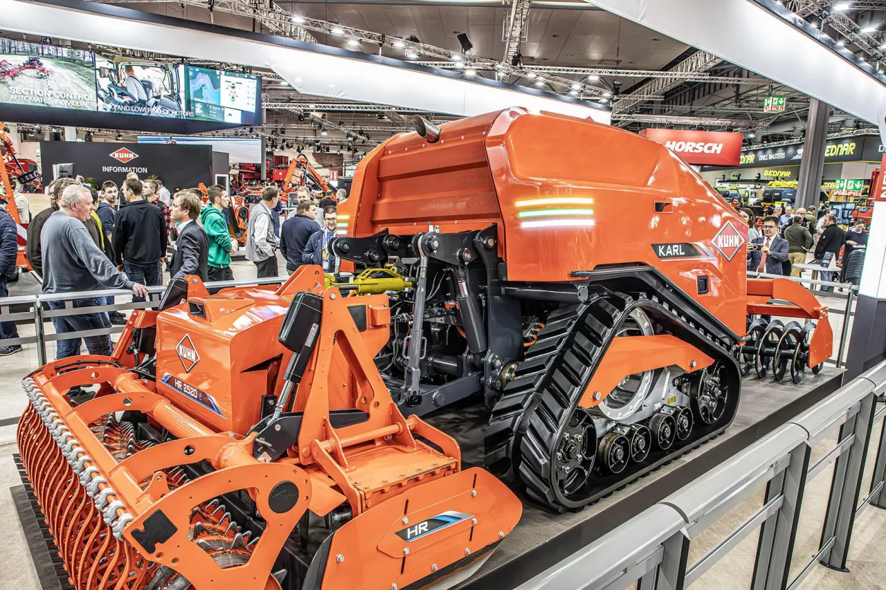 Autonomiczny robot Kuhn Karl na targach Agritechnica w 2023 roku.