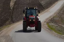 Transportowy Dozór Techniczny wprowadza nowe wymogi dla ciągników. Jednoprzewodowe hamulce to już przeszłość.