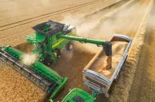 Firma John Deere podpowiada, jak ograniczyć straty podczas magazynowania ziarna zbóż!