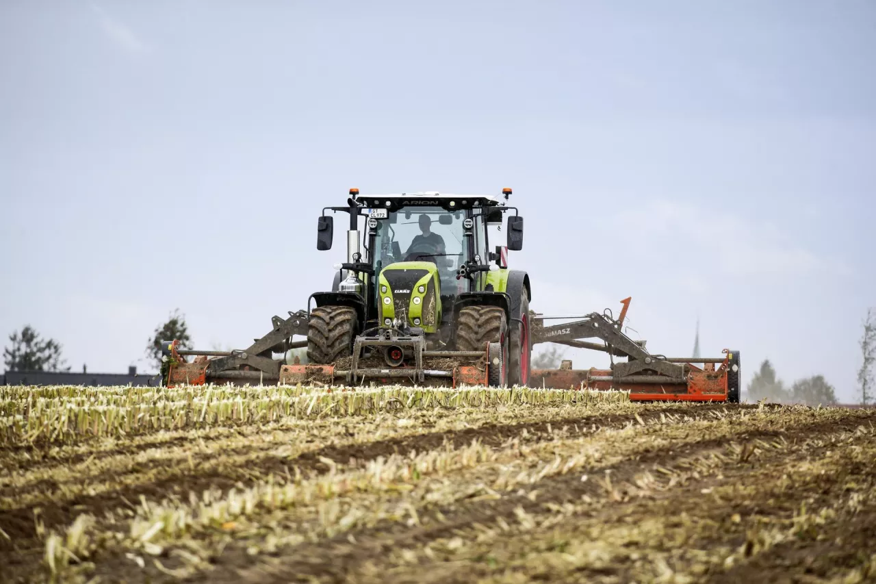 Test ciągnika Claas: jak Arion 660 wypadł podczas pracy na polu?