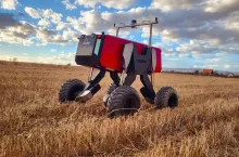 Robot AgAr, który sieje i pieli, podczas targów Agrotech pokaże firma Aurox. 