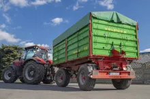 Model T680 o ładowności ok. 13 ton to największa dwuosiowa przyczepa w ofercie producenta z Narwii. Fot. Siara