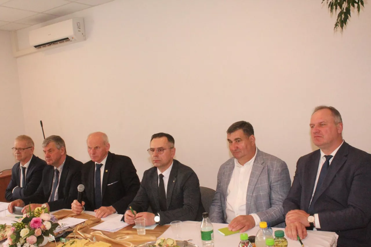 Od lewej – prezes Stanisław Jamiołkowski, Bogusław Sołjan, Marek Siniło, Robert Wojtkielewicz, Leszek Skutnik i Marek Kurzyna