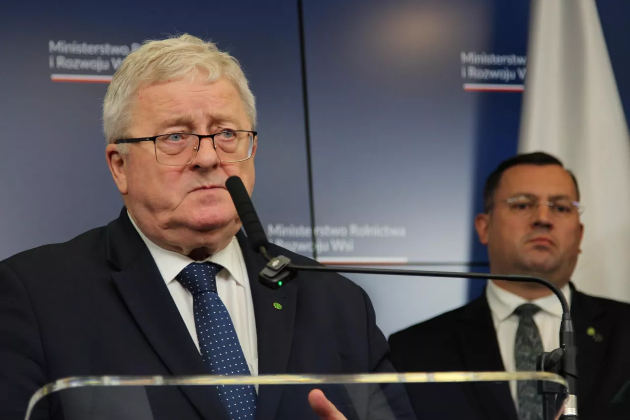 Minister rolnictwa Czesław Siekierski: ”Ważną rolę w rozwoju obszarów wiejskich ma ostatnio szeroko omawiana i podkreślana cyfryzacja rolnictwa”.