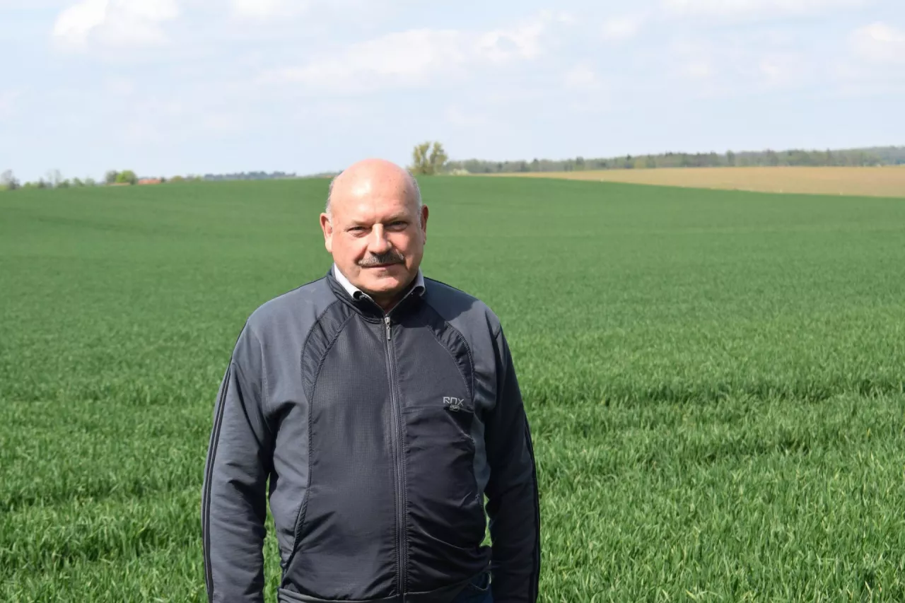 Jan Jaciw stoi na czele gospodarstwa Paluzy Sp. z o.o. (gmina Bisztynek, pow. bartoszycki) powstałego w 1993 roku na bazie Spółdzielni Produkcyjnej