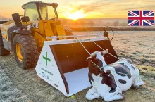Łyżka transportowa do krów Albutt Attachments.