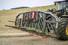 Widły Fliegl o szerokości 4,30 m to zupełnie nowy model na rynku, jeden z pierwszych był u nas w teście.