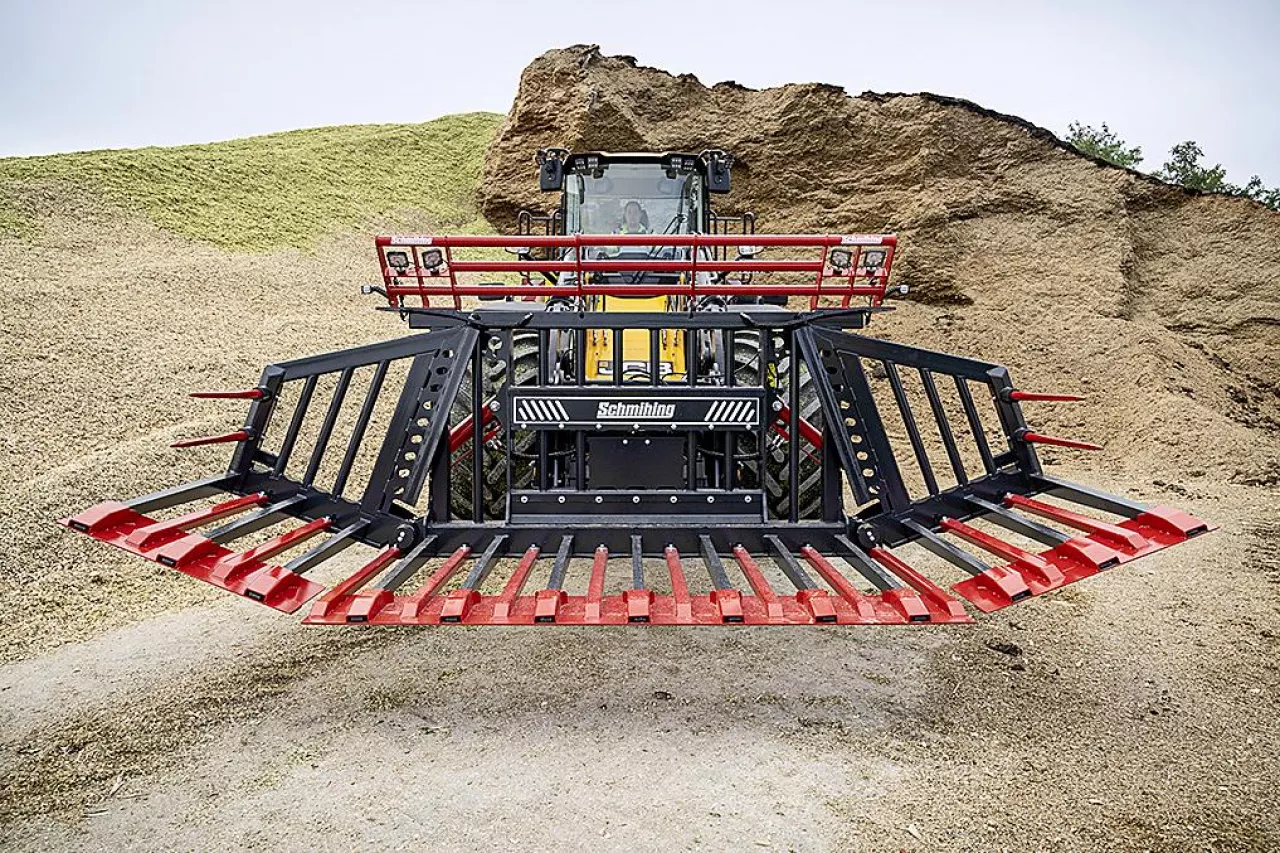 Widły VDW firmy Schmihing maja 4,75 m szerokości. Z masą 2460 kg to najcięższy model w teście.