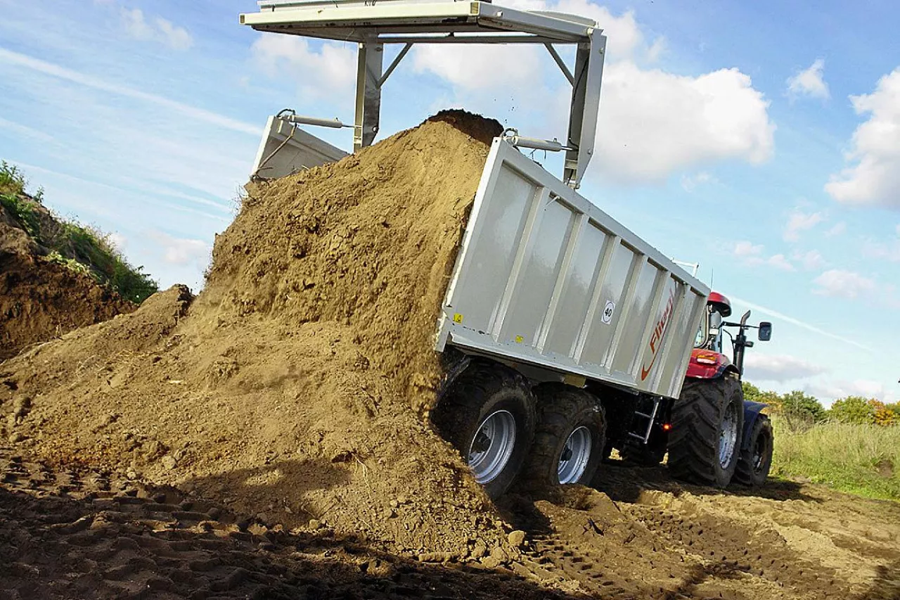 Jak rozwinęły się maszyny Fliegl przez ostatnie 50 lat rozwój marki Fliegl