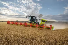 Claas wprowadza nową wersję serii kombajnów Lexion. Co zmieni się w nich w roku modelowym 2026?