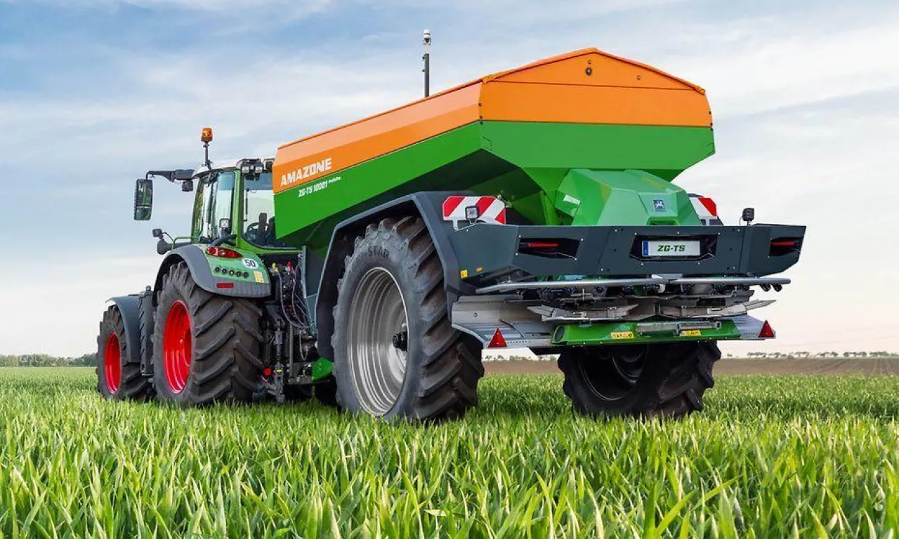 Amazone zaczynało ponad 250 lat temu, od ręcznego młynka do czyszczenia ziarna. Dziś jest znaczącym graczem na rynku producentów maszyn rolniczych