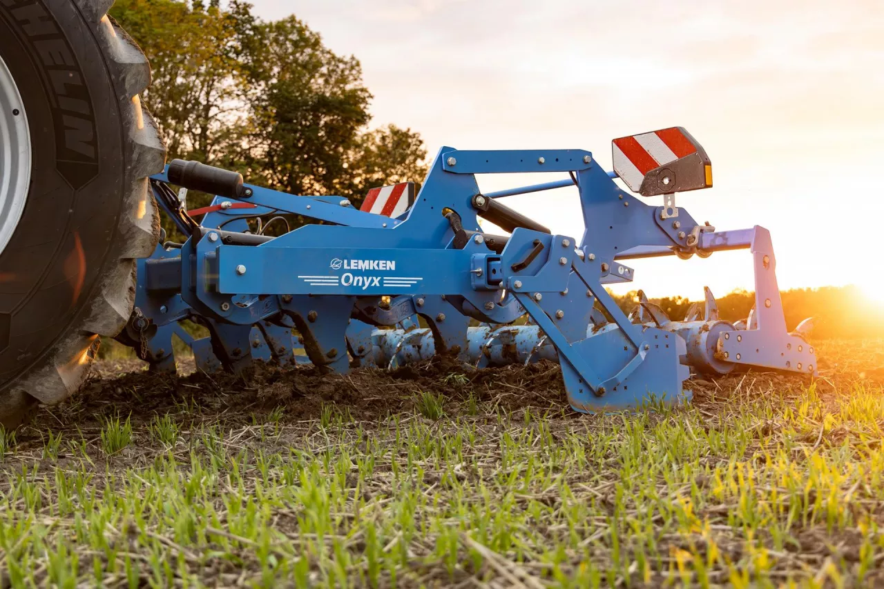 Lemken prezentuje nowy głębosz Onyx.