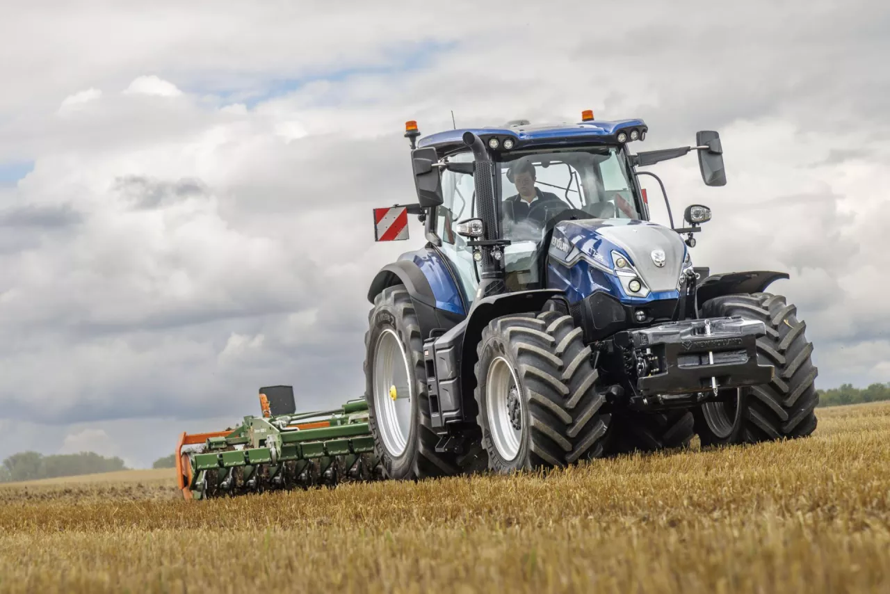 New Holland wprowadza nową wersje ciągników T7 ze standardowym rozstawem osi.