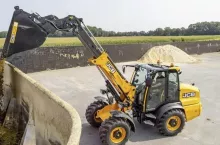 przegubowa ładowarka teleskopowa JCB TM 280S