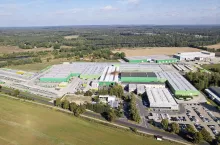 Fabryka joskin w trzciance o powierzchni 25 hektarów obchodzi 25 lat istnienia. W fabryce od zera produkowane są beczkowozy, rozrzutniki