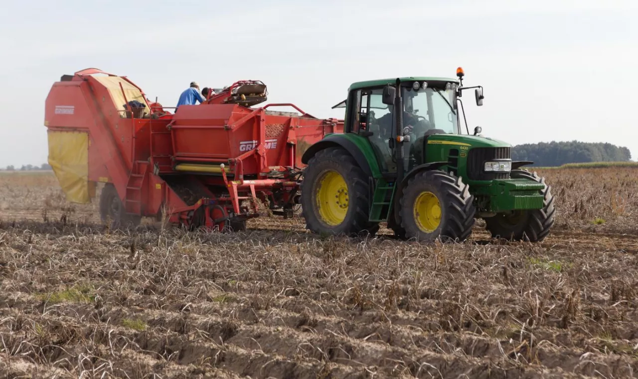 Sprzedaż ciągnika tylko z podatkiem