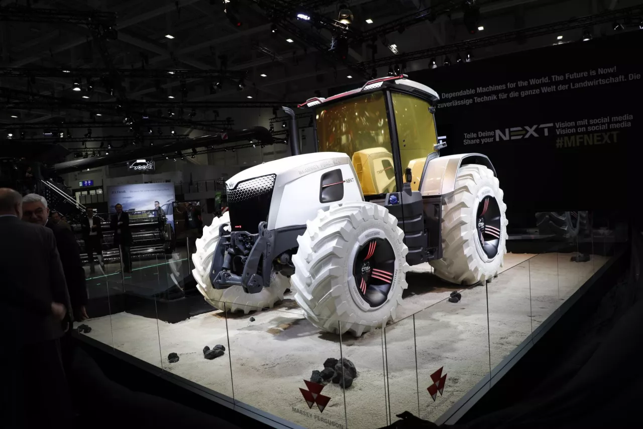 massey ferguson 8s next wystawiony na sprzedaż z wystawy agritechnica