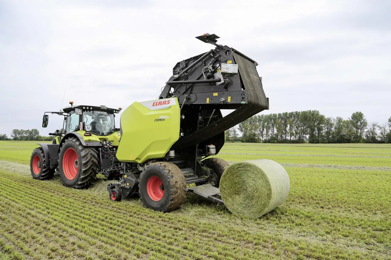 Prasa zmiennokomorowa Claas Cerex 780 RC, raport z pracy prasą Claas, 