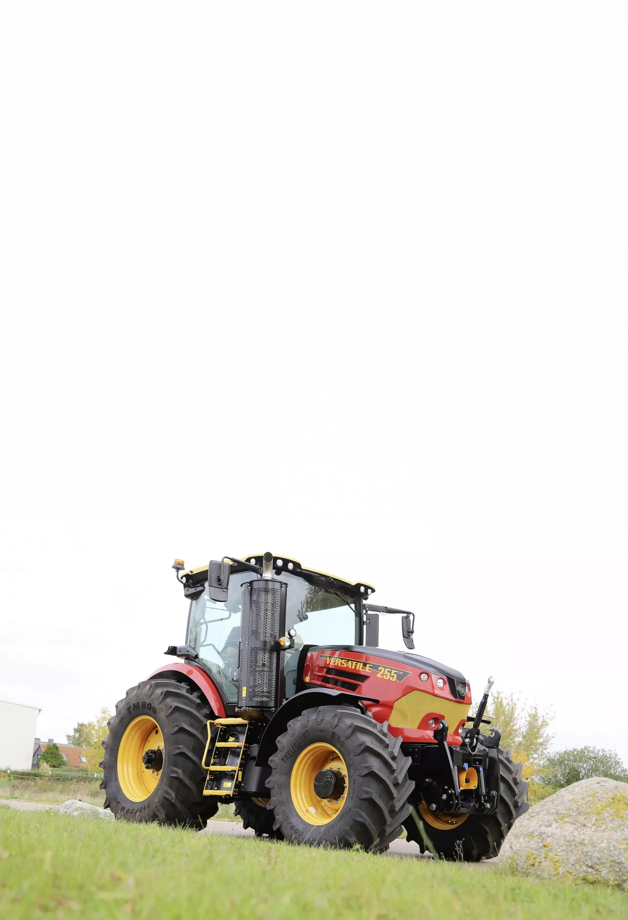 Versatile Nemesis 255 CVT na europejskim rynku