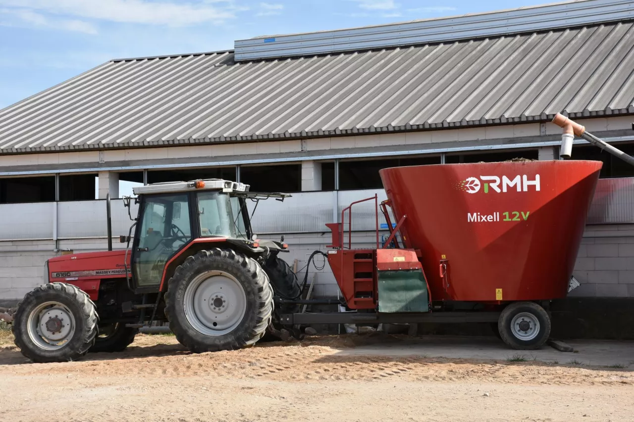 Paszowóz o pojemności 12 m3