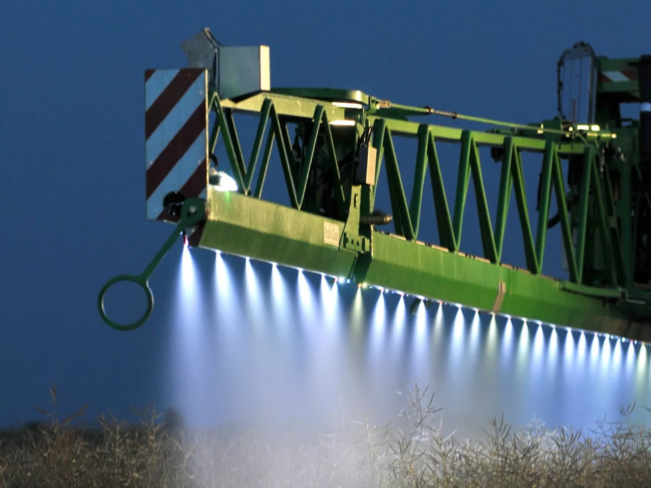 W praktyce elektroniczna ewidencja środków ochrony roślin dotknie rolników od 2028 r., choć obowiązek prowadzenia takiej ewidencji startuje w 2027 r.