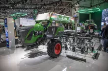 Autonomiczny robot rolniczy Fendt Xaver GT na targach Agritechnica 2025.