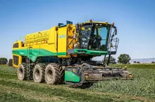 Oxbo wprowadza nowy kombajn do zbioru zielonego groszku. Model GP6300 waży 26 t i dysponuje mocą 400 KM!