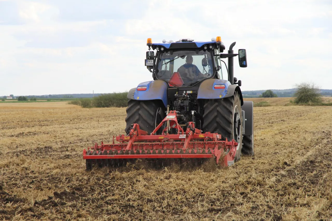 Rzeczywiste koszty mechanizacji prac polowych zależą od sposobu sfinansowania zakupu oraz stopnia wykorzystania maszyn i ciągników w gospodarstwie. 