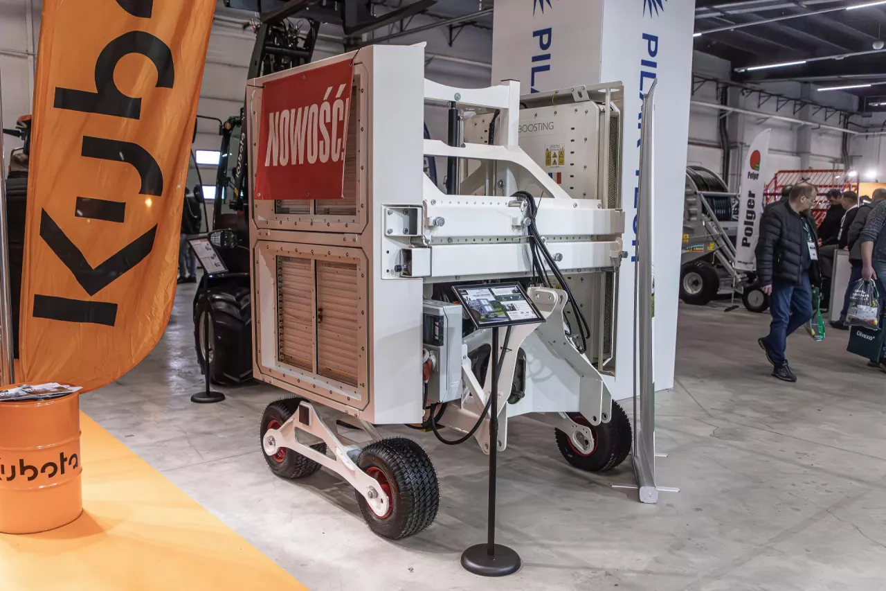 Urządzenie UV Boosting zaprezentowane jako nowość na Targach Sadowniczych i Warzywniczych w Kielcach.