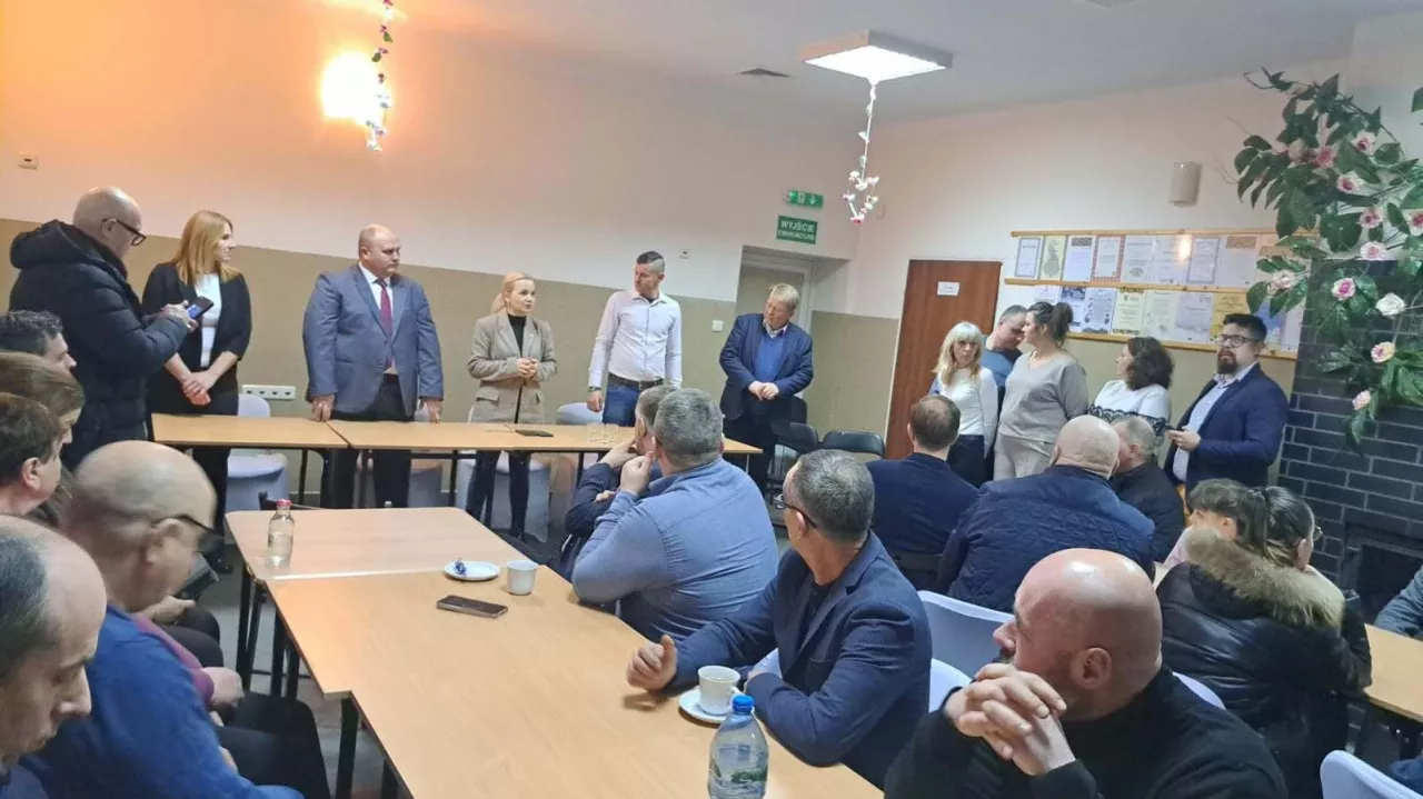 9 lutego w świetlicy wiejskiej w Folwarkach Małych odbyło się otwarte spotkanie rolników z Podlasia z wiceminister rolnictwa Małgorzatą Gromadzką.