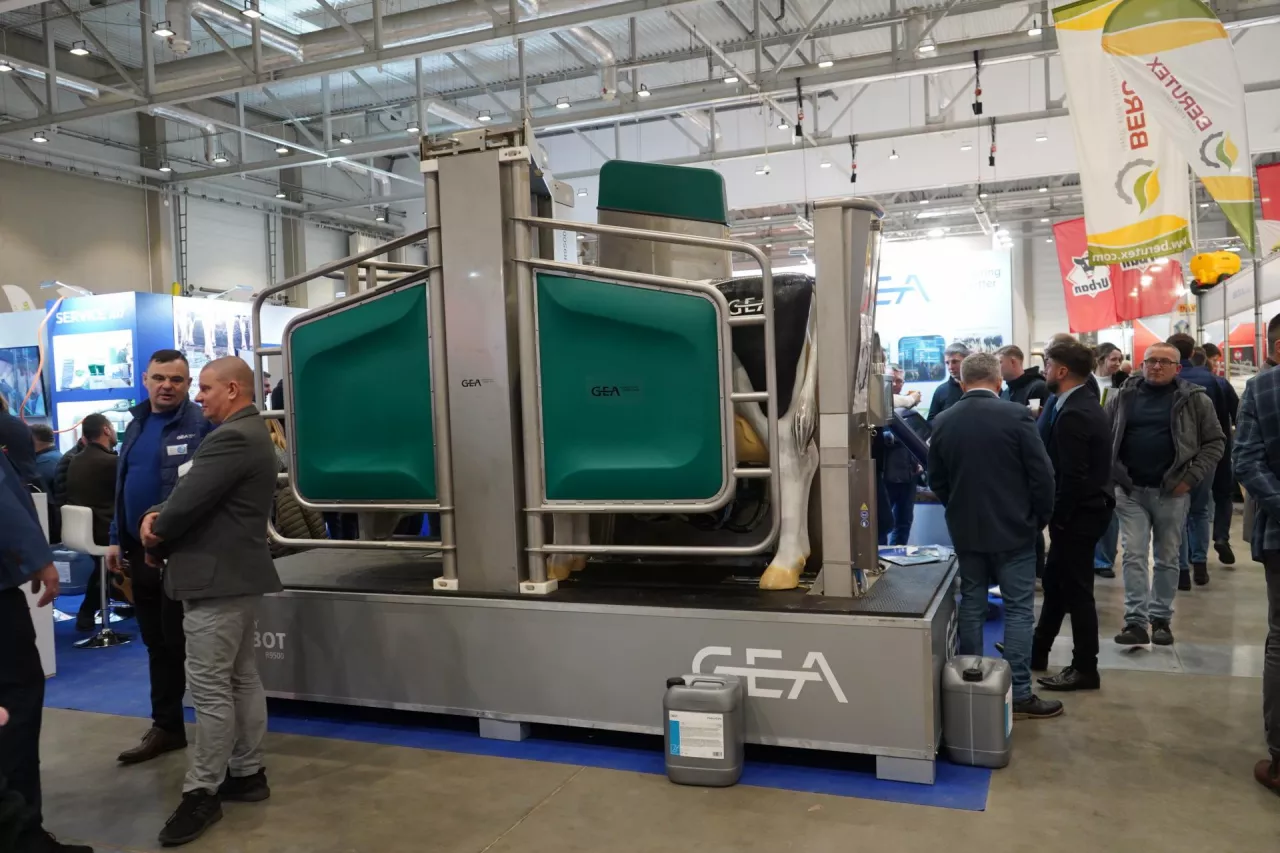 Podczas tegorocznych Targów Ferma w Łodzi, już od wczesnych godzin rannych największym zainteresowaniem hodowców bydła mlecznego cieszyły się stoiska firm oferujących automatyczne systemy doju,  w tym GEA Farm Technologies Sp. z o.o., której dwa innowacyjne produkty zdobyły: znak ”Nowość” oraz Złoty Medal