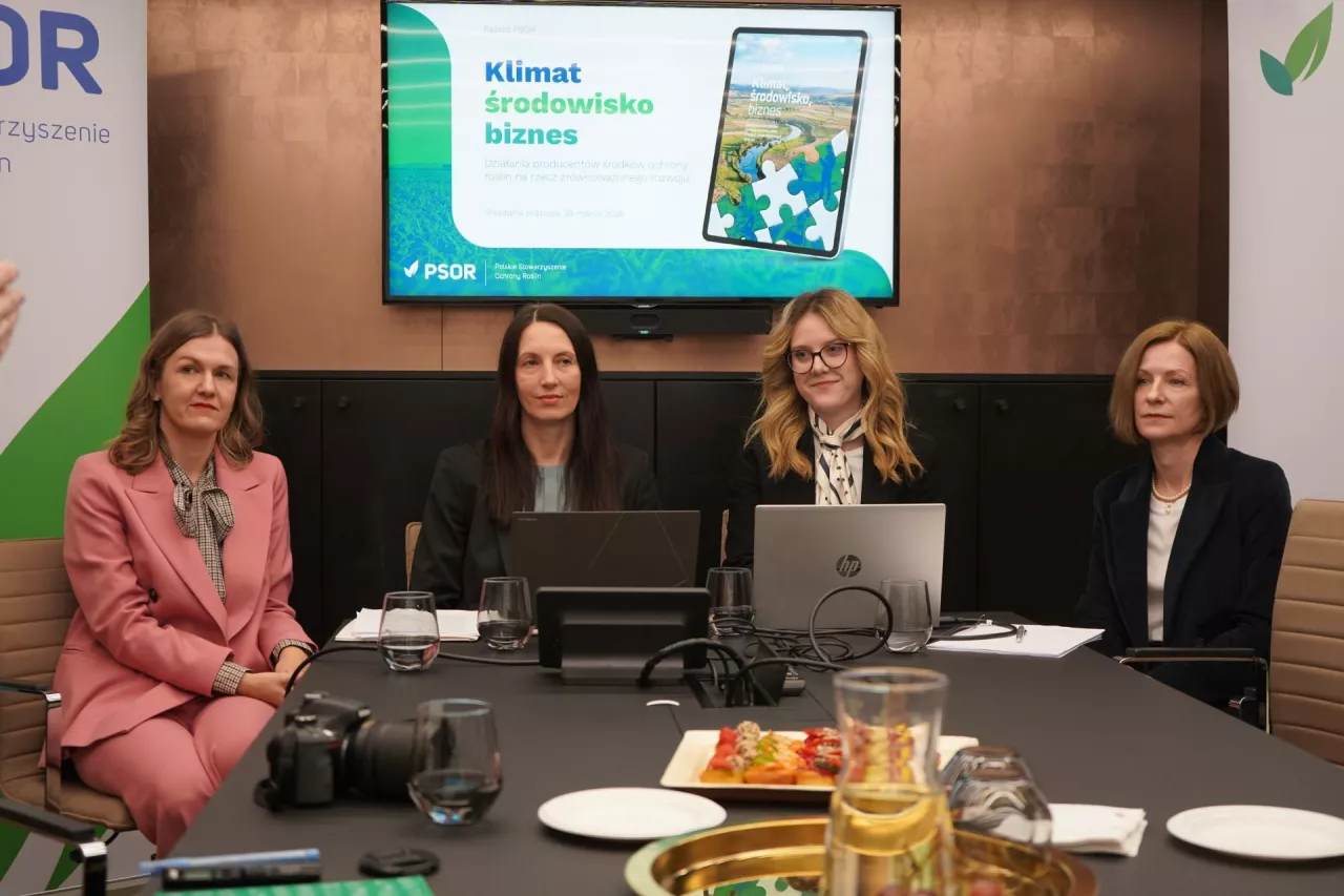 Po omówieniu raportu na pytania dziennikarzy odpowiadały ekspertki reprezentujące członków Polskiego Stowarzyszenia Ochrony Roślin