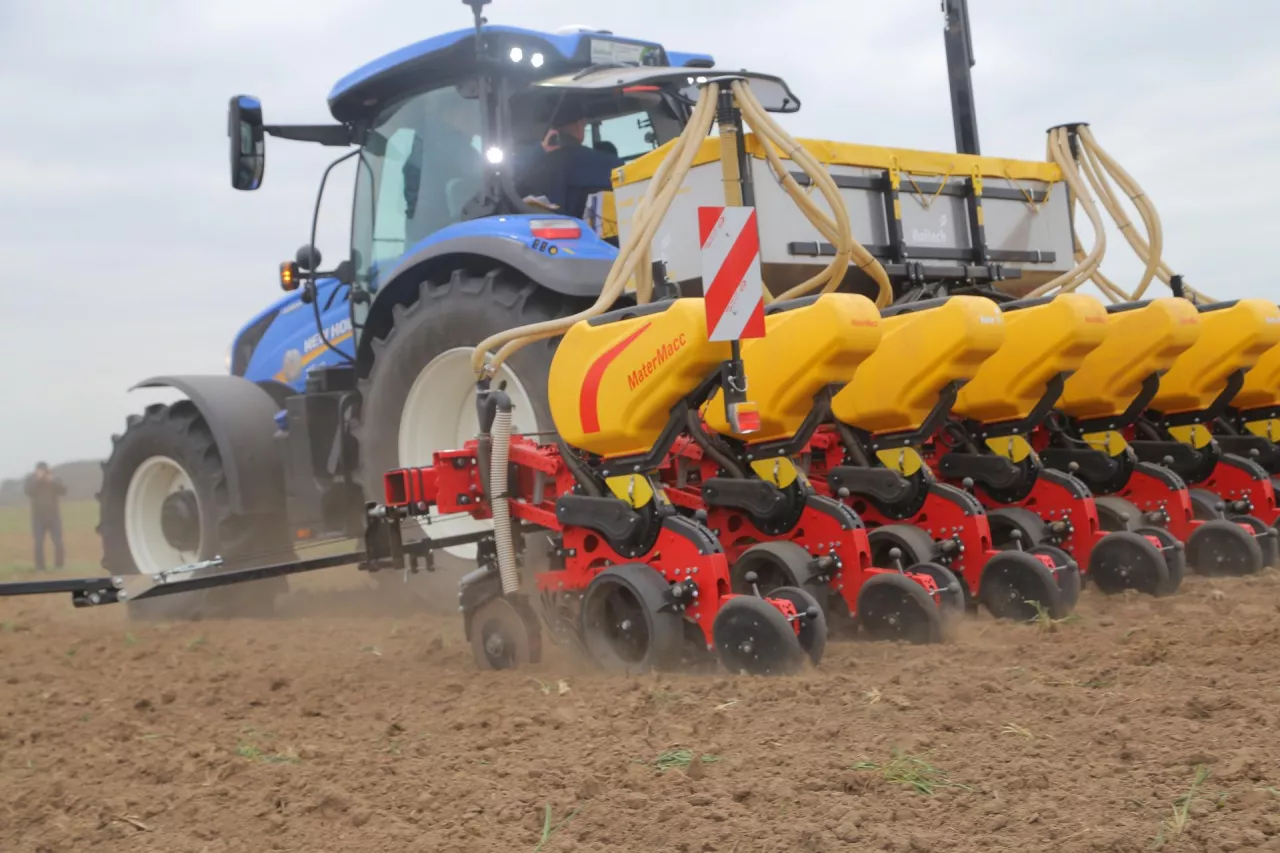 siewnik do kukurydzy MaterMacc 