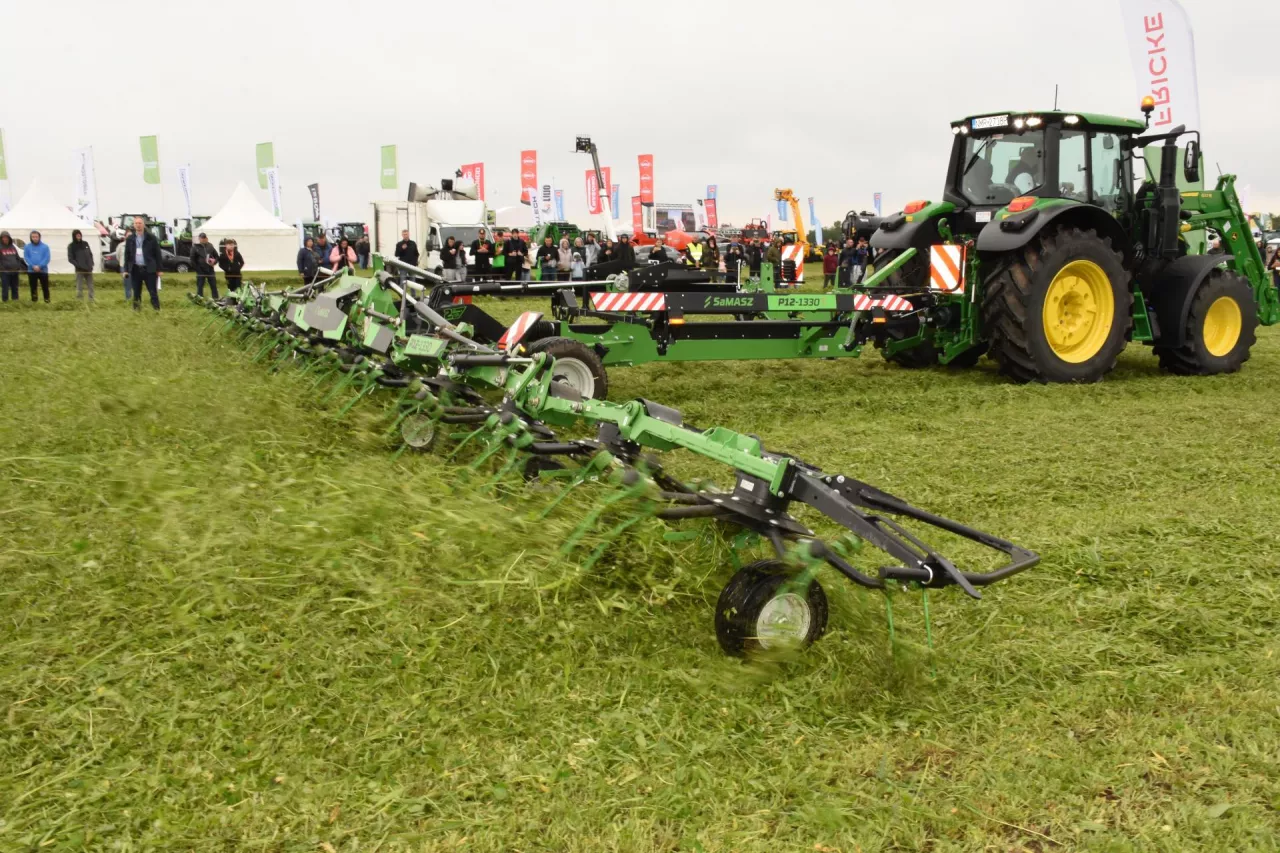 Pokaz maszyn zielonkowych podczas Zielonego Agro Show w Ułężu