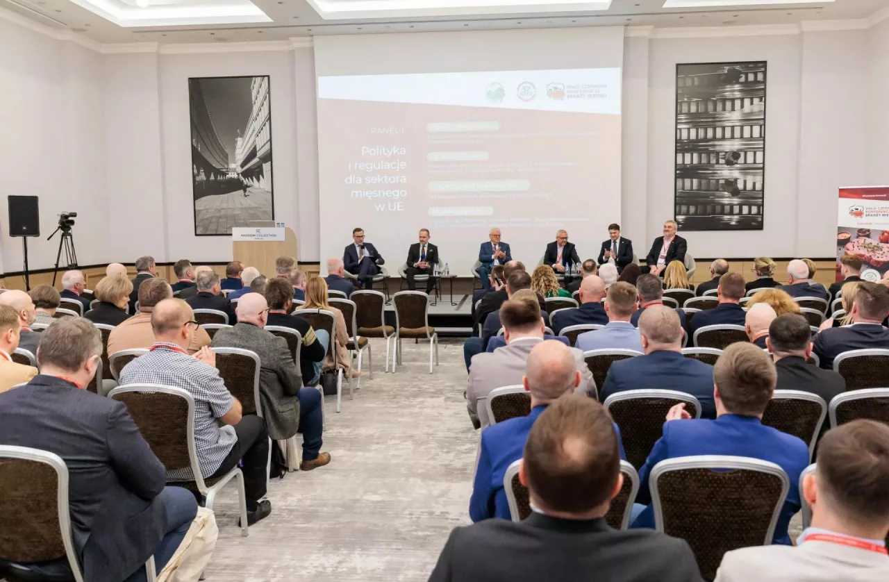 Debata ”Polityka i regulacje dla sektora mięsnego w UE” w trakcie 3. edycji Biało-Czerwonej Konferencji Branży Mięsnej w Warszawie