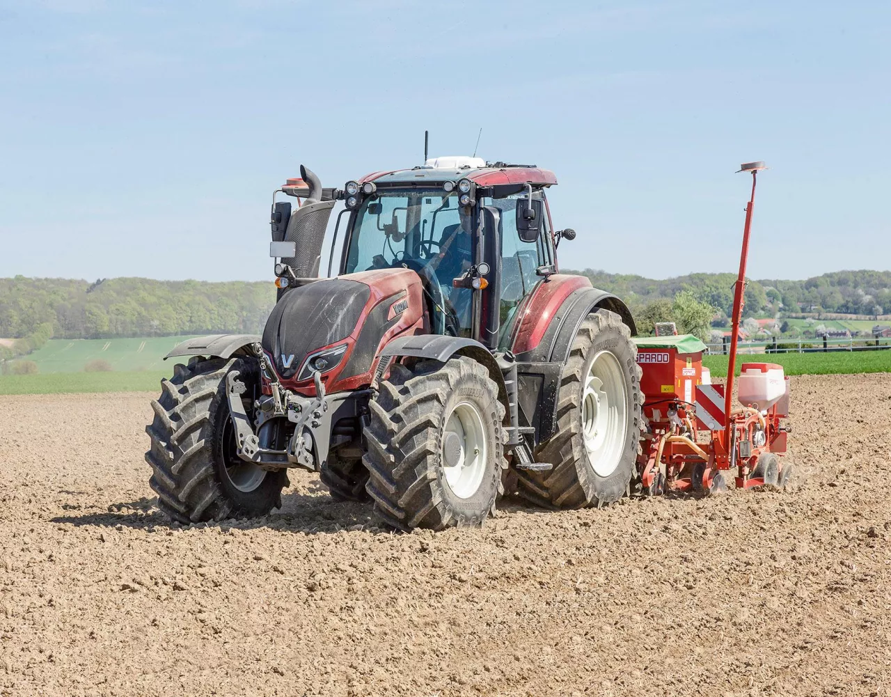 Test nowej Valtry T254 Versu opublikowaliśmy w magazynie profi 3-2019.