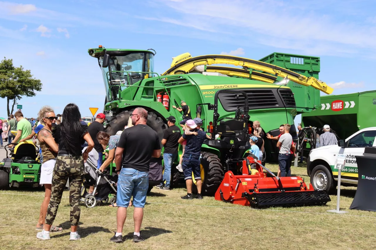 Maszyny rolnicze są główną częścią ekspozycji Agro-Tech Minikowo. Technika rolnicza zajmuje znaczną część powierzchni wystawienniczej.