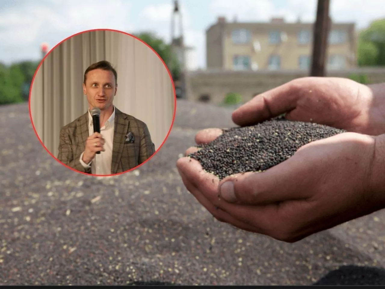 Adam Stępień PSPO w kółku, w tle dłonie z rzepakiem