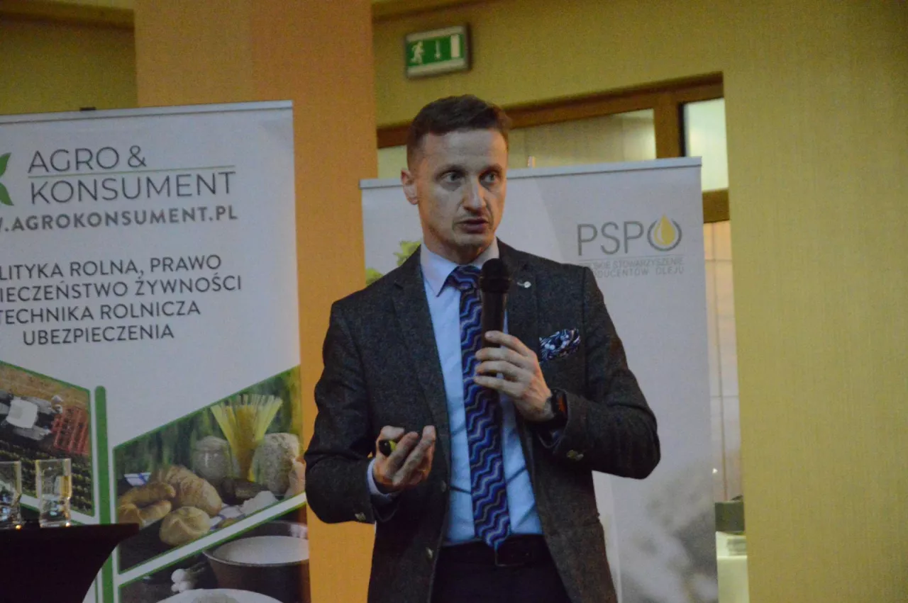 Brakuje polskiego rzepaku. Branża wskazuje rozwiązanie, które martwi rolników