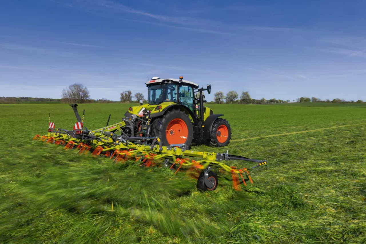 Nowe przetrząsacze Claas Volto i Volto T mają pracować z szerokościami od 6,60 do 10,80 m. W serii pozostawiono system przepływu masy Max Spread z ramionami palców ustawionymi pod kątem.
