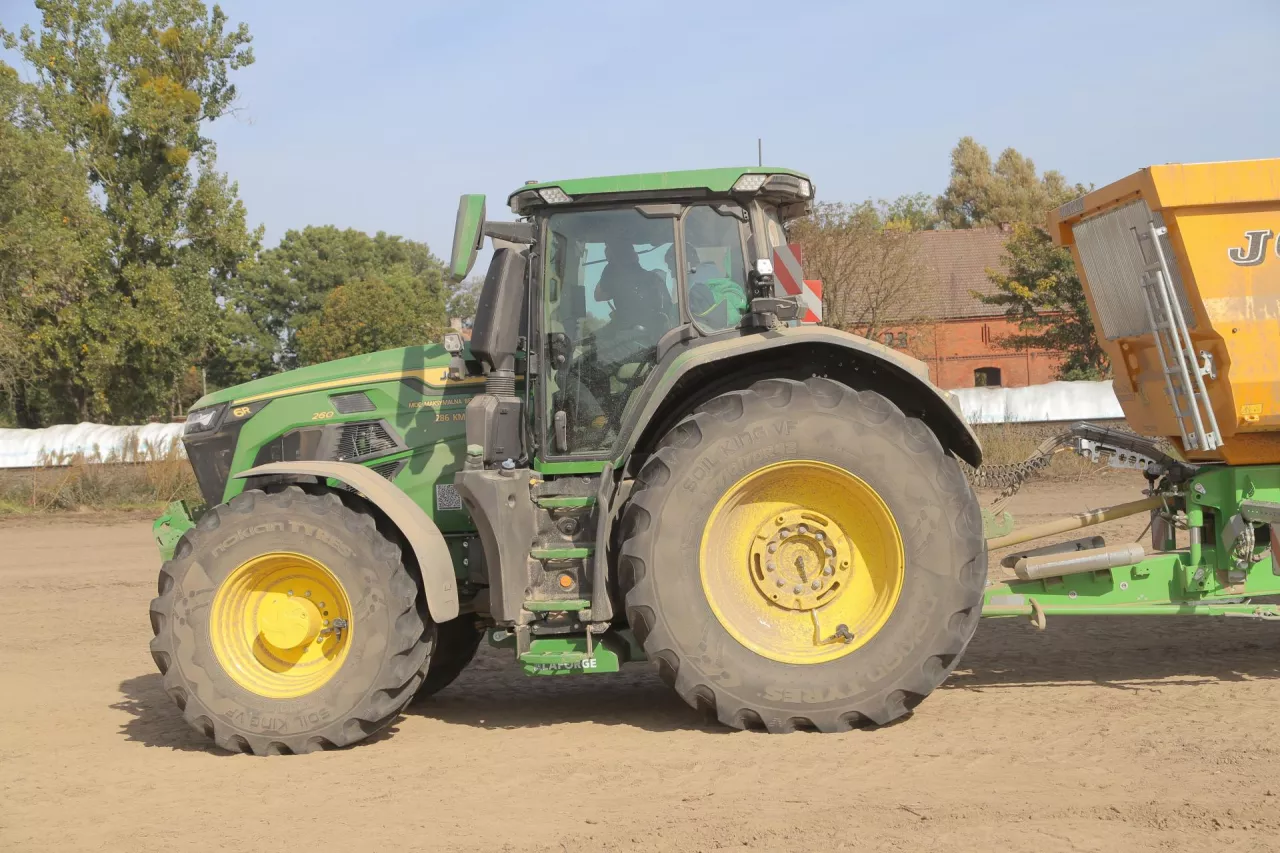 John Deere 6R 260