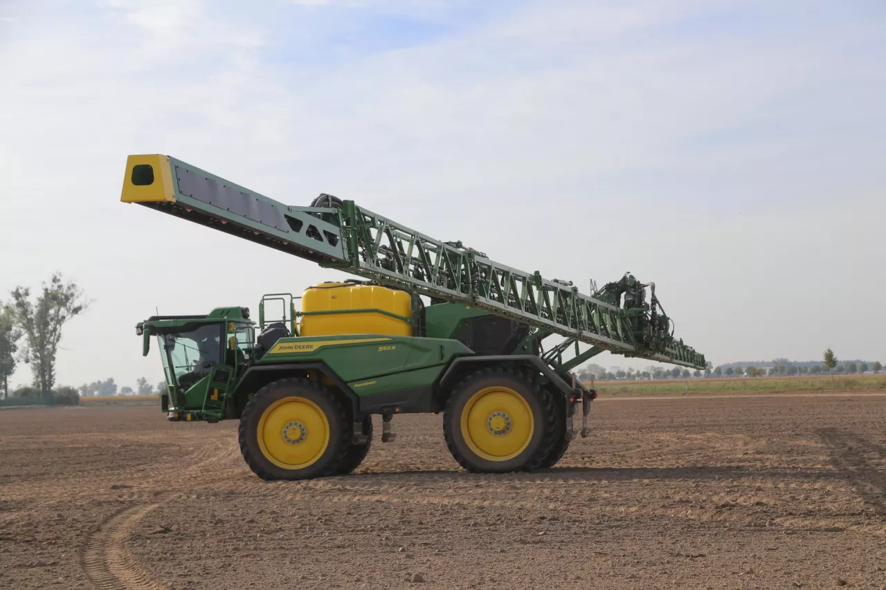 opryskiwacz John Deere R550